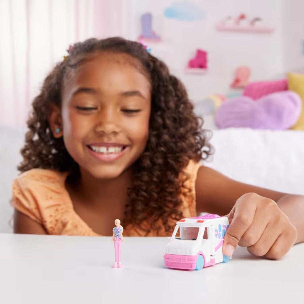 Barbie Vehiculo Ambulancia Muñeca Sorpresa Barbieland Mattel