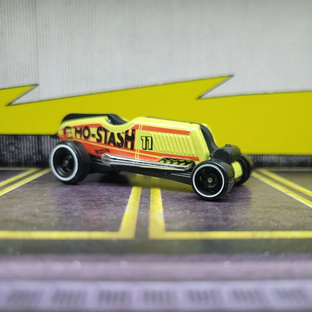 Auto Hot Wheels Regular Mo-Stash Juguete Mattel 241/250