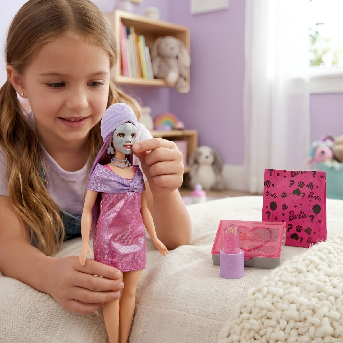 Barbie Party Unboxed 10 Sorpresas Muñeca Mattel niña jugando | Disparo.cl