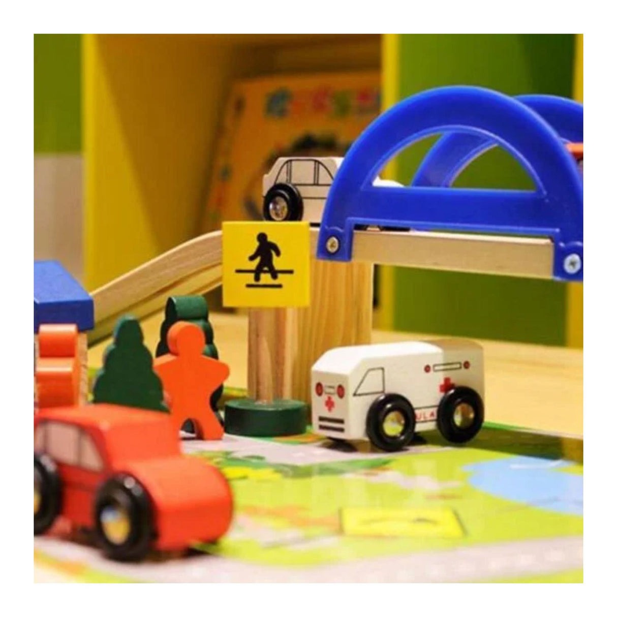 Pista Armable de Madera con Puente y Autos para Niños. Fomenta la creatividad y el juego. ¡Descúbrelo ahora y diviértete en familia!-1-4-1-1-1