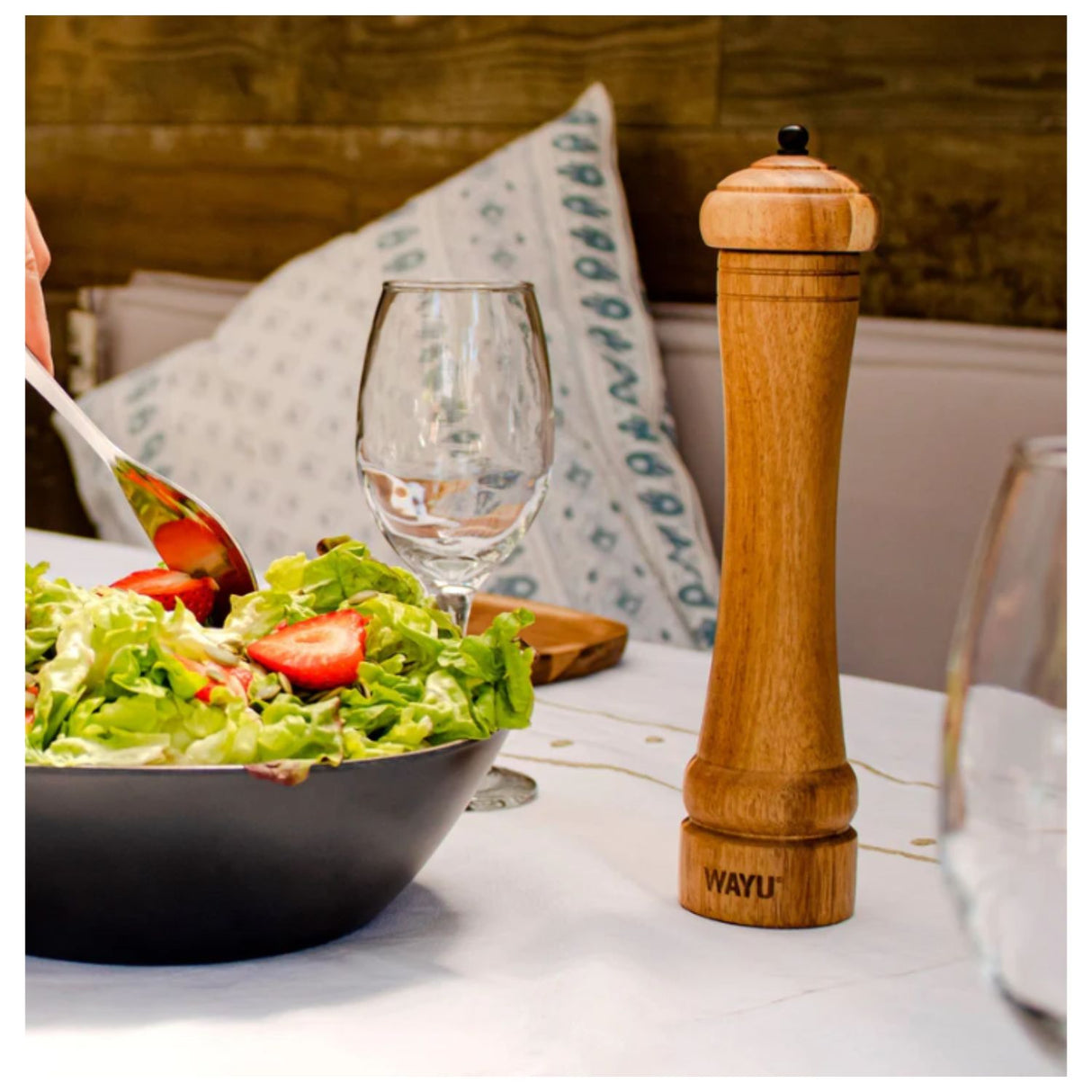 Pimentero Wayu 26cm Madera Acacia para Cocina Profesional Mejora el sabor de tus platillos con este elegante pimentero. ¡Haz tu compra ahora!-2