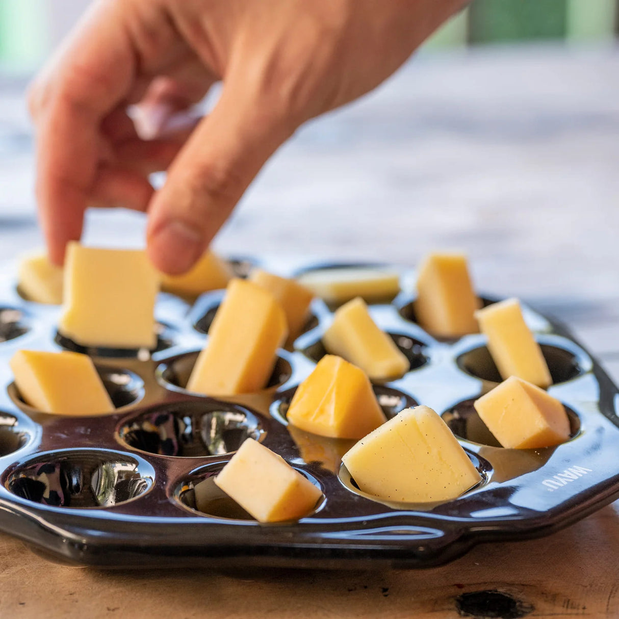 Provolonera 19 Cavidades Cerámica Wayu Asado Disfruta de quesos derretidos a la perfección y sorprende a tus invitados. ¡Haz tu pedido ahora!-4