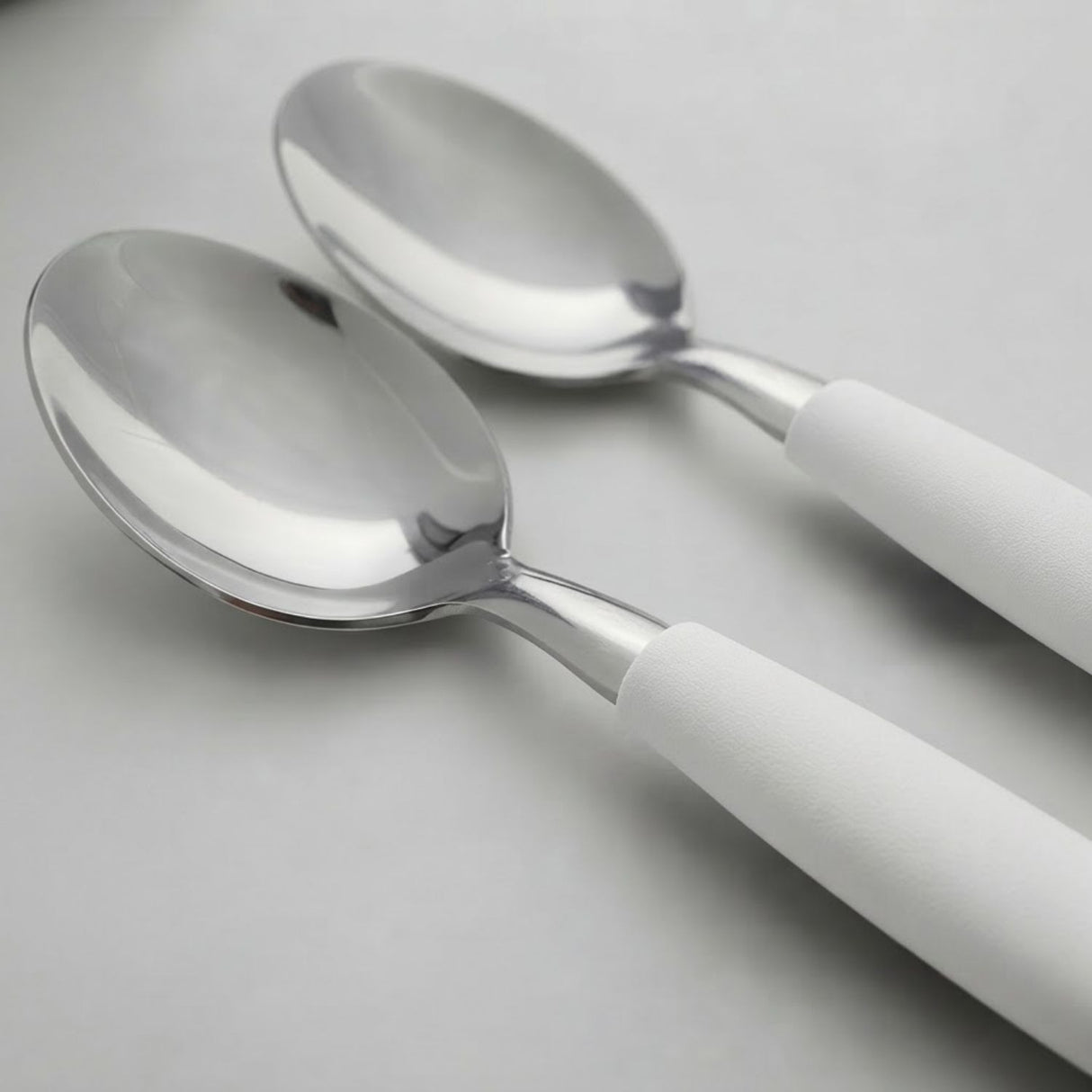 Set 25 Cubiertos Acero Inoxidable Mango Blanco Bandeja