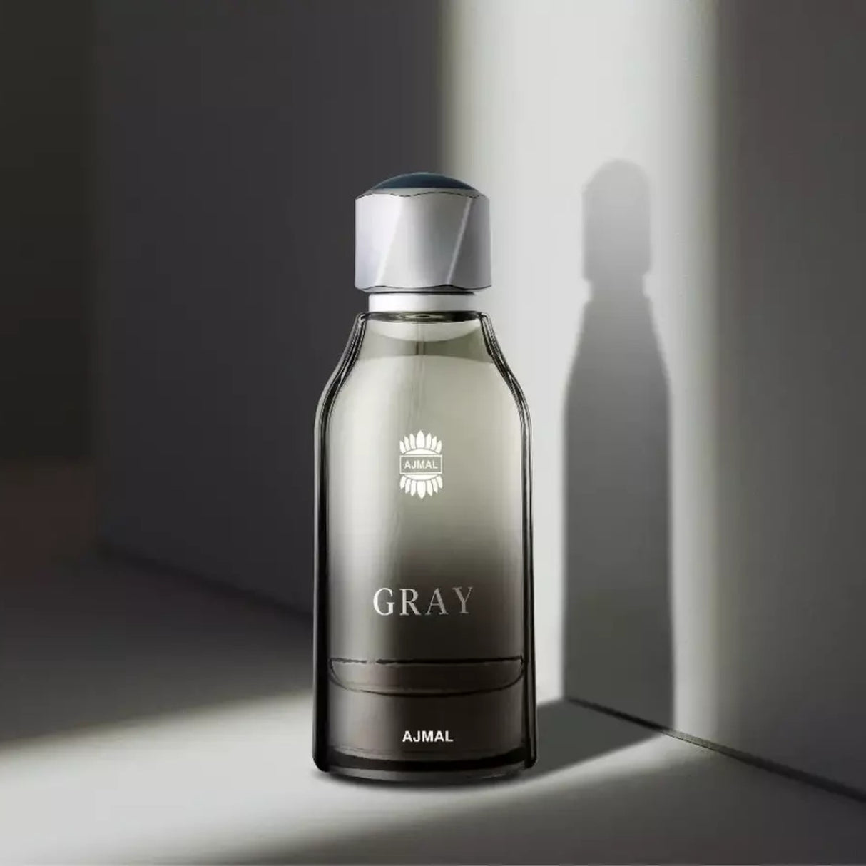 Ajmal Gray Edp 100ml Hombre, una fragancia intensa y sofisticada que realza tu personalidad. ¡Descúbrelo ahora y destaca con estilo!-2
