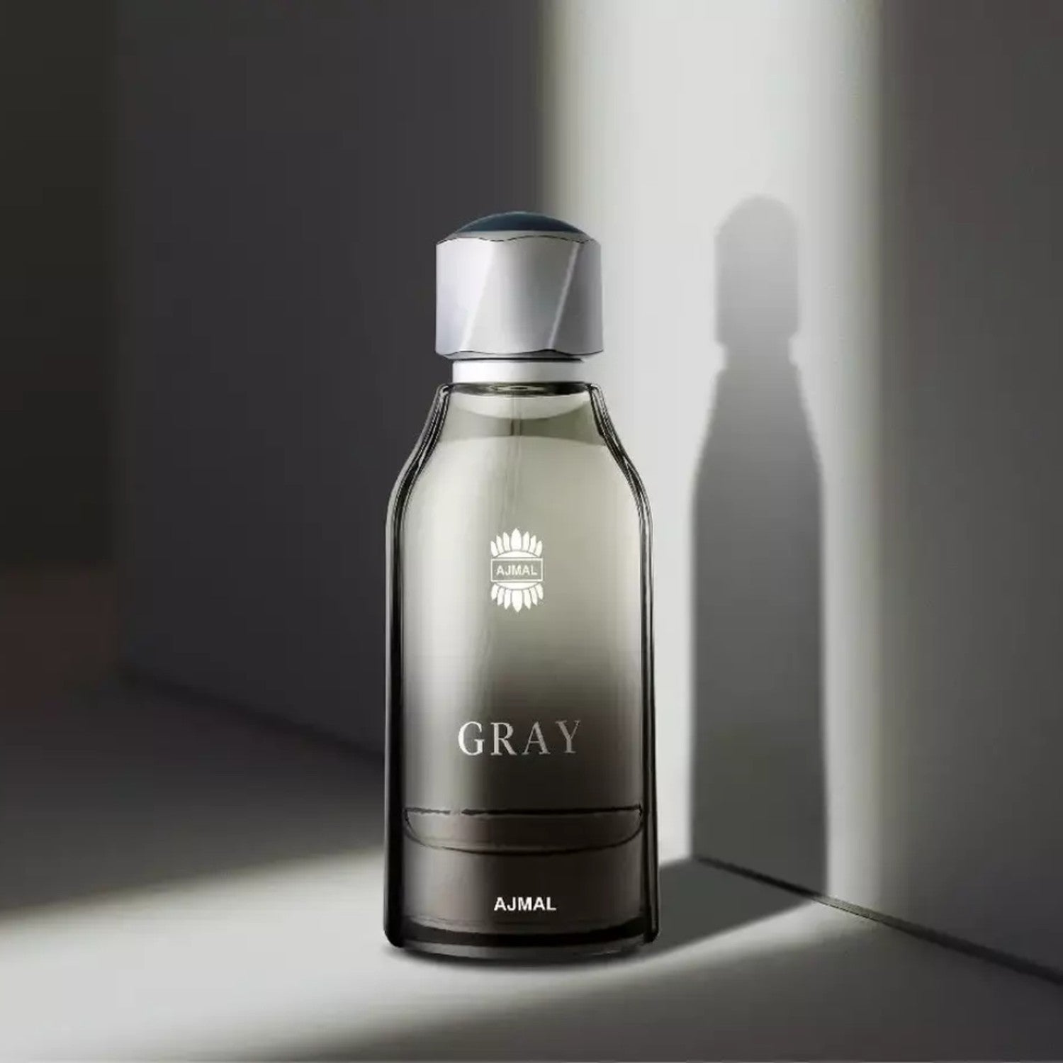 Ajmal Gray Edp 100ml Hombre, una fragancia intensa y sofisticada que realza tu personalidad. ¡Descúbrelo ahora y destaca con estilo!-2