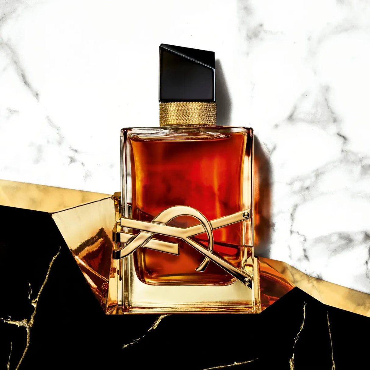 Libre Le Parfum Yves Saint Laurent 90ml Mujer. Una fragancia audaz y sofisticada que empodera tu esencia. ¡Descúbrelo ahora y deslumbra!-3