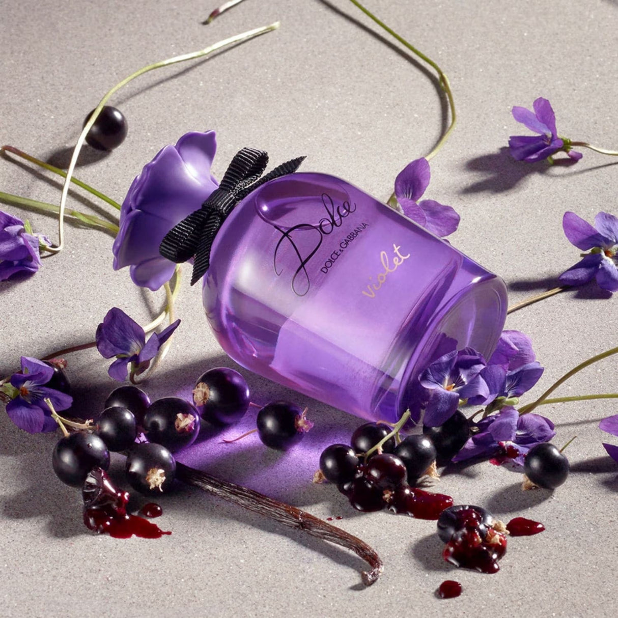 Dolce Gabbana Dolce Violet Edt 75 Ml Mujer, una fragancia floral y fresca que resalta tu elegancia. ¡Descúbrelo ahora y deslumbra!-3