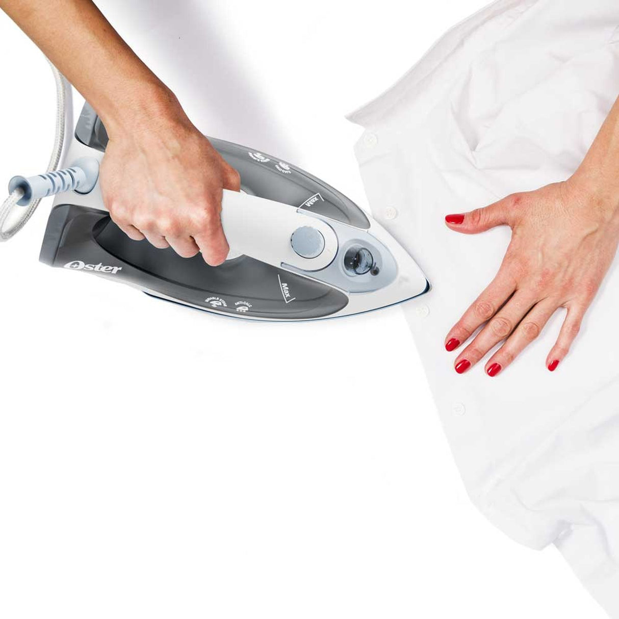 Plancha de Vapor Oster® Compacta GCSTBS5001: eficiente, ligera y con suela antiadherente. Elimina arrugas fácilmente. ¡Compra ahora y mejora tu planchado!-4