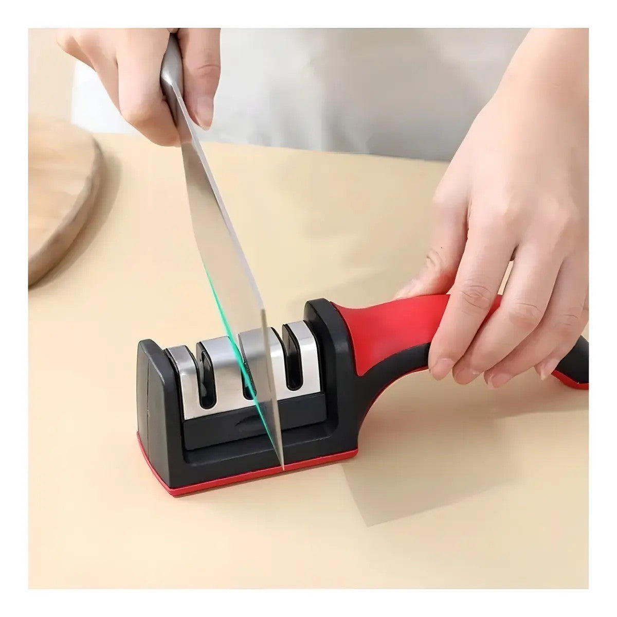 Afilador cuchillos profesional uso cocina hogar chileno mujer afilando