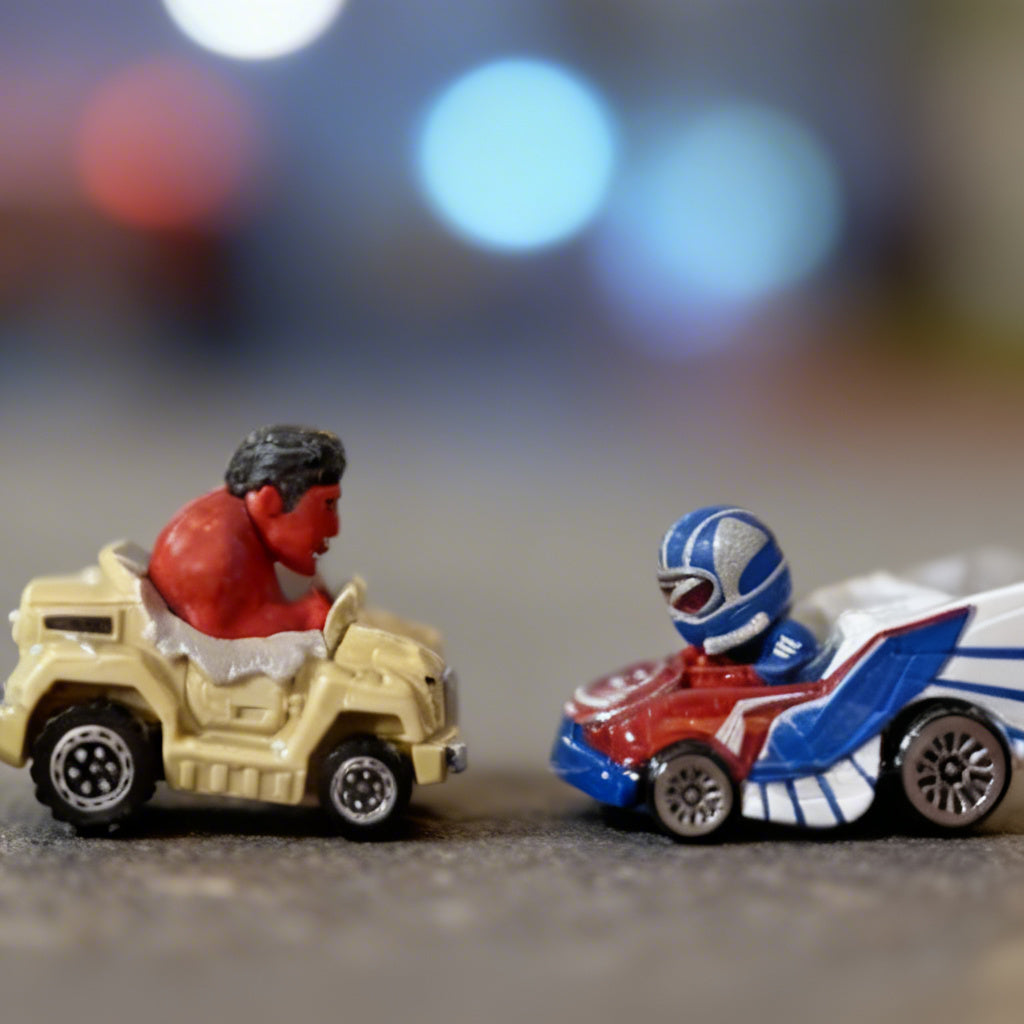 Hot Wheels RacerVerse Red Hulk y Capitán Amér | Disparo.cl