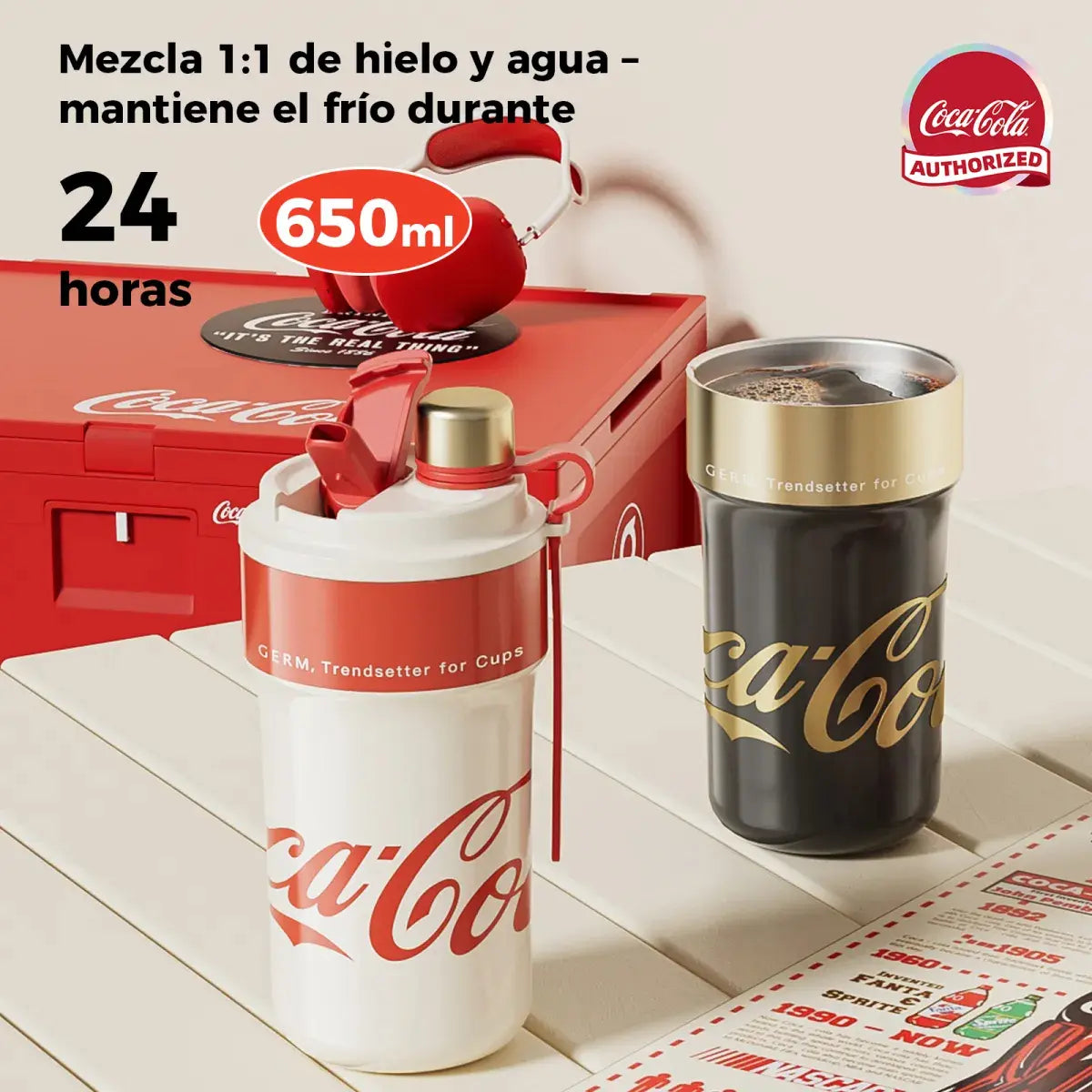 Mujer joven sosteniendo termo Coca-Cola Germ negro dorado en parque al aire libre