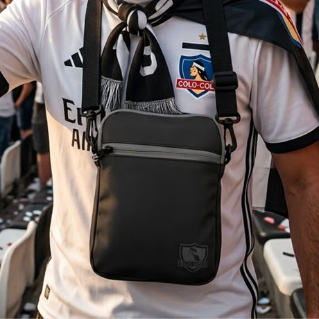 Bolso Crossbag Deportivo De Colo Colo imagen realista