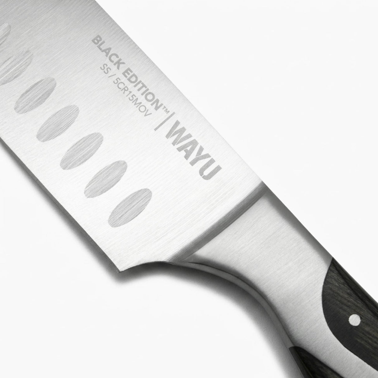 Cuchillo Santoku Black Edition 34 cm Wayu Acero Inoxidable zoom fondo blanco