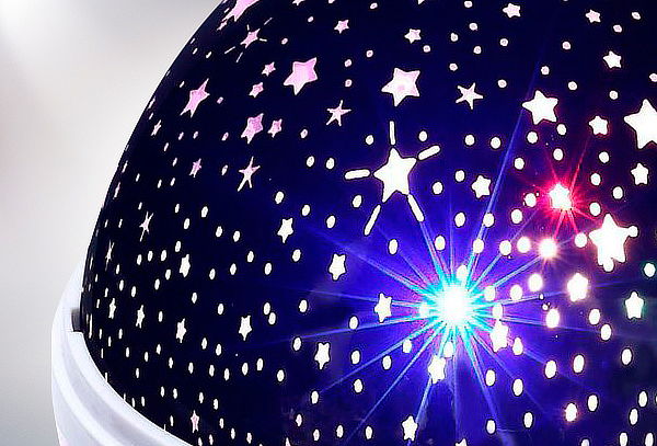 Proyector Espantacuco Cielo Estrellado LED Morado. Transforma tu espacio en un mágico cielo estrellado. ¡Compra ahora y crea momentos inolvidables!-4