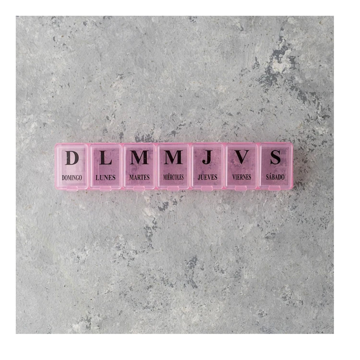 Pastillero Semanal Rosado de plástico, 15cm, organizador de medicamentos con compartimentos etiquetados para cada día. Ideal para viajes.-1-2-1