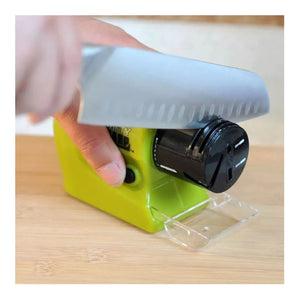 Afilador eléctrico verde de 15 cm, compacto y antideslizante, ideal para afilar cuchillos de cocina con motor potente y diseño duradero.-3
