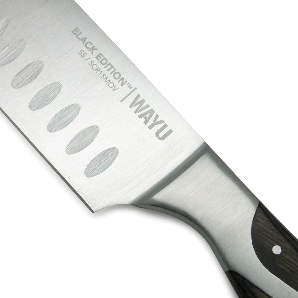 Cuchillo Santoku Black Edition 34cm Wayu Acero Excelente precisión y versatilidad en la cocina. Mejora tus cortes y adquiere el tuyo hoy.-3