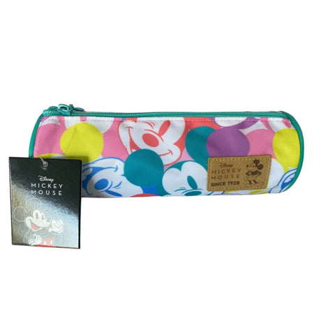 Estuche Escolar Colorido Diseño Personajes Dibujos Animados

Dale vida a tus útiles con este estuche divertido y resistente. Organiza todo con estilo, ¡compra el tuyo ahora y destaca en clase!-1