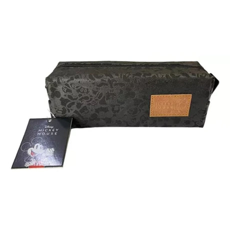 Estuche Escolar Negro Diseño Animado Resistente y Elegante

Organiza tus útiles con estilo y durabilidad. ¡Haz tu pedido ahora y añade un toque divertido a tu rutina escolar!-1