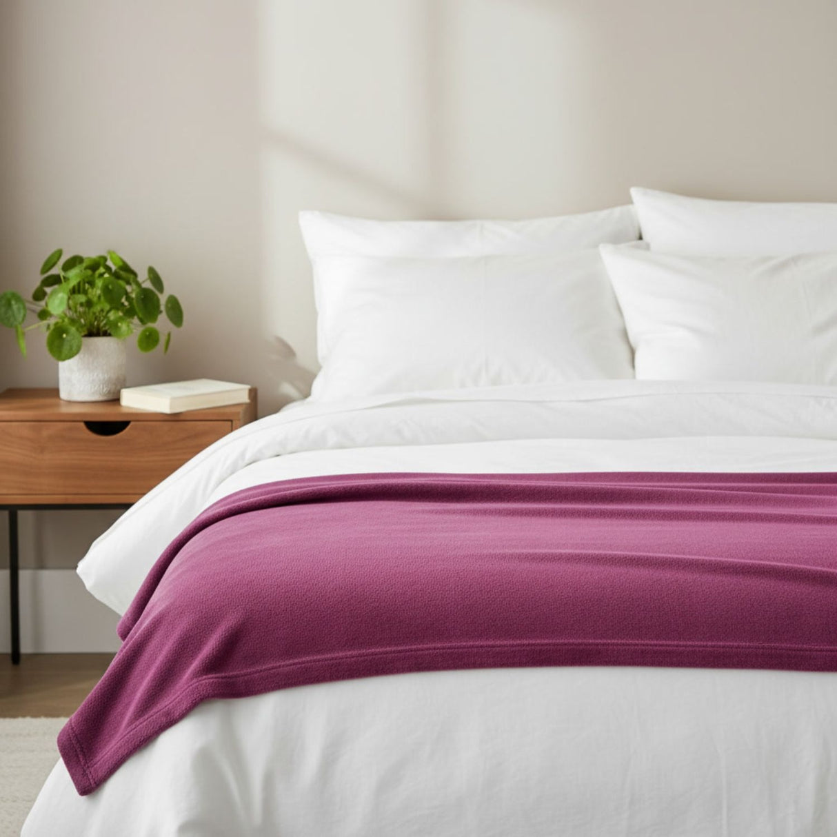 Manta Frazada Polar Flannel Lisa Fucsia Brillante Martine 127x152cm