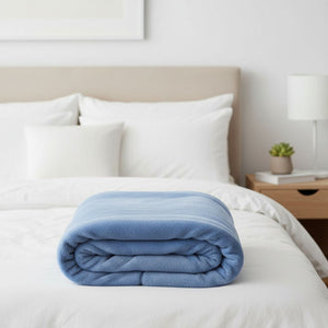 Manta Frazada Polar Flannel Lisa Celeste Fuerte Martine 127x152cm | Disparo.cl