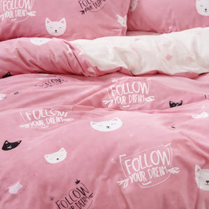 Juego de Sábanas 1.5 Plaza Diseño Gatitos Rosado en Poliéster Suave | Disparo.cl
