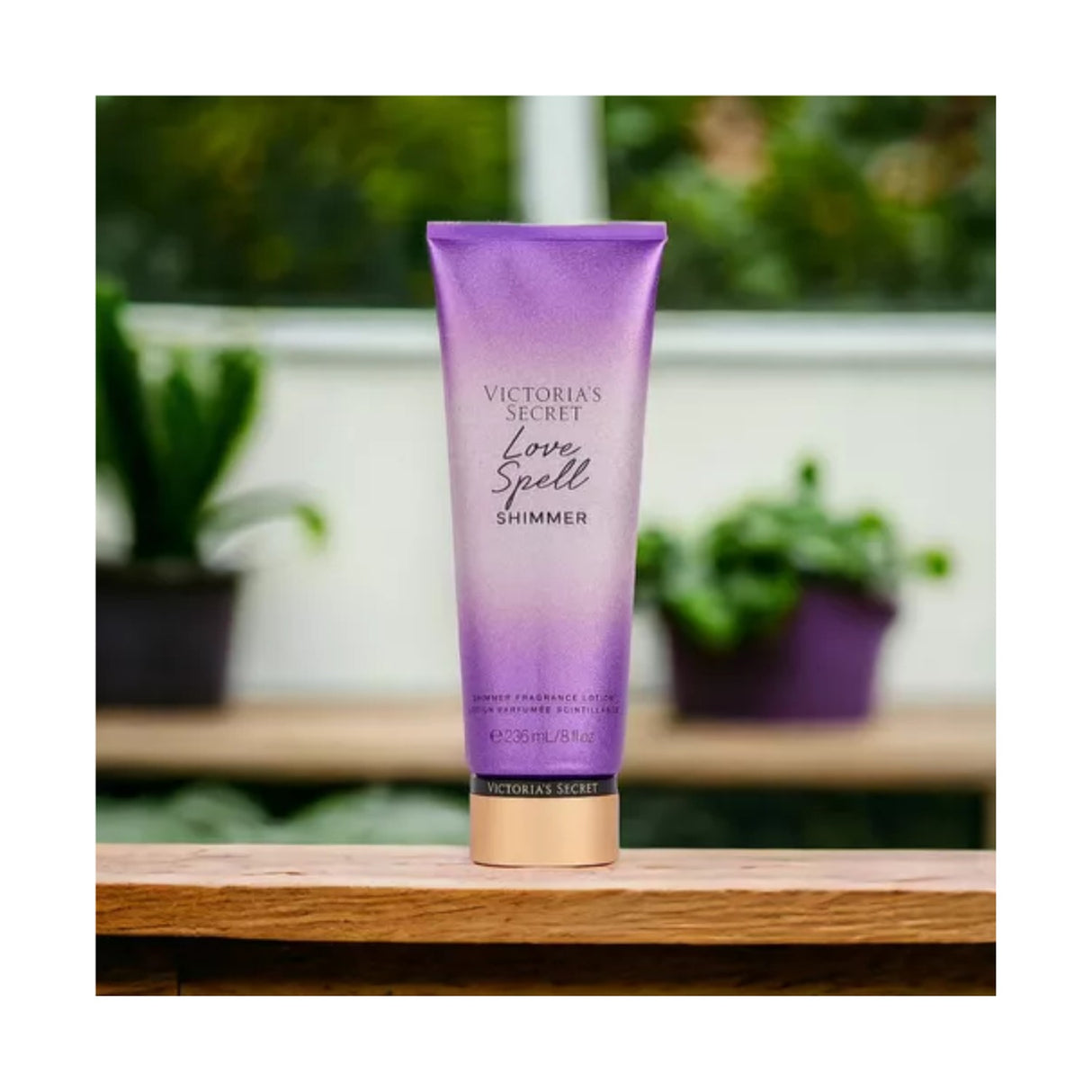 Love Spell Shimmer Victoria Secret Loción 236 Ml Mujer. Disfruta de una fragancia seductora y brillante. ¡Compra ahora y deslumbra con tu aroma!-2