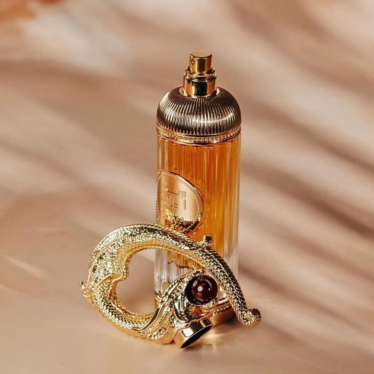 Lattafa Sehr Edp 100 Ml Unisex, una fragancia cautivadora para todos. Perfecta para cualquier ocasión. ¡Descúbrela y compra hoy!-3