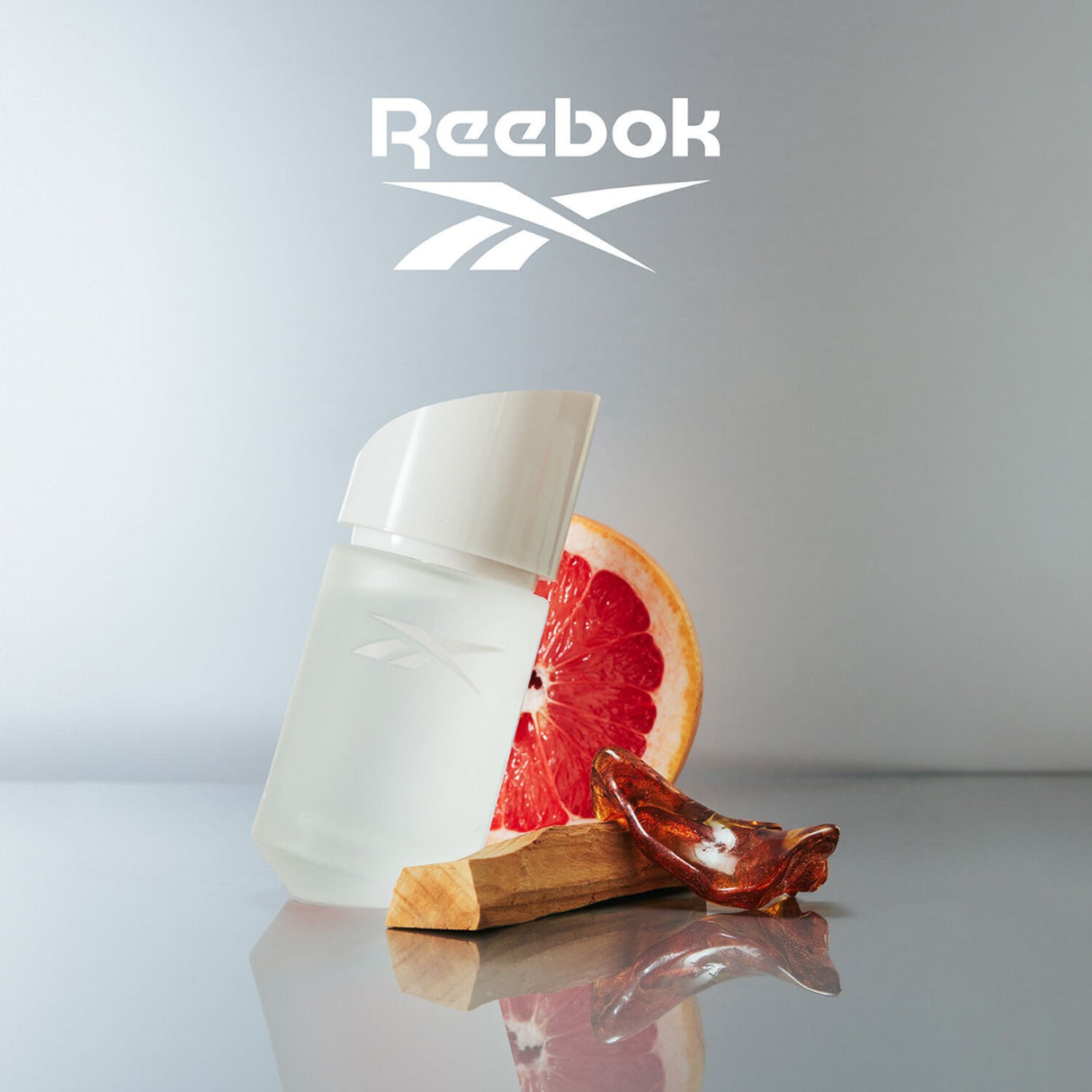Reebok Iconic White Edp 100 Ml Unisex, una fragancia fresca y versátil para todos. ¡Descúbrela hoy y destaca tu estilo único!-3