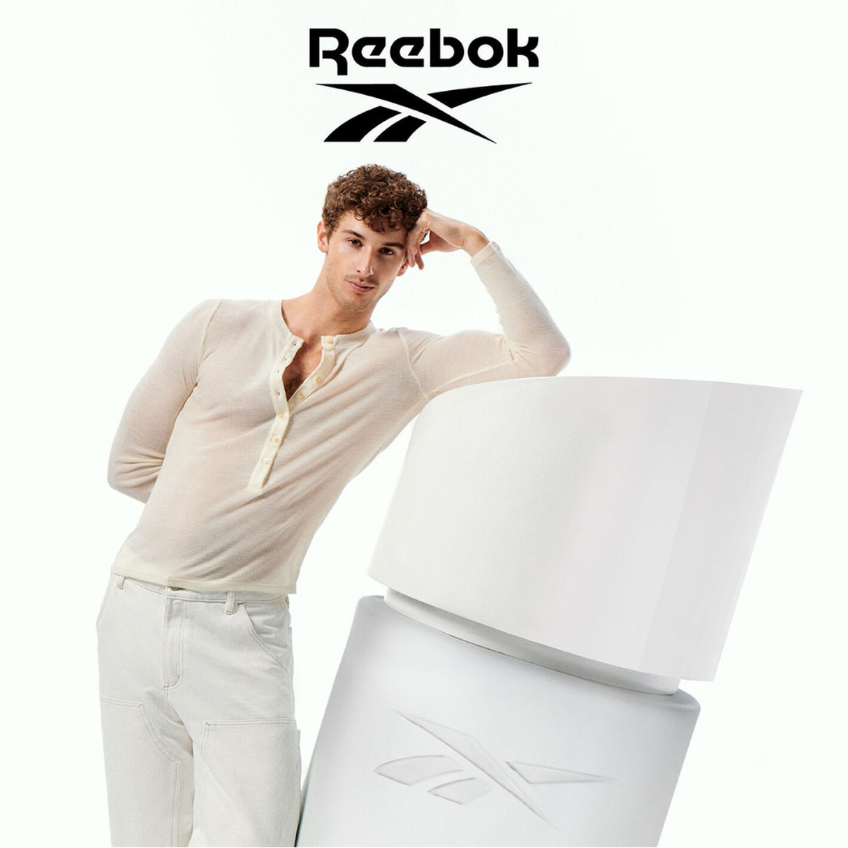 Reebok Iconic White Edp 100 Ml Unisex, una fragancia fresca y versátil para todos. ¡Descúbrela hoy y destaca tu estilo único!-4