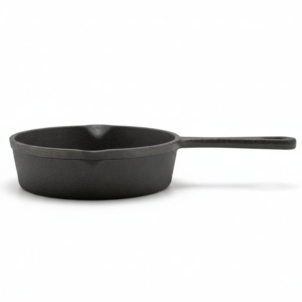 Sarten Redondo de Hierro Forjado 14 cm Wayu de lado fondo blanco