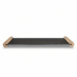 Tabla de Piedra 48 Cm para Picar Wayu acostado en fondo blanco