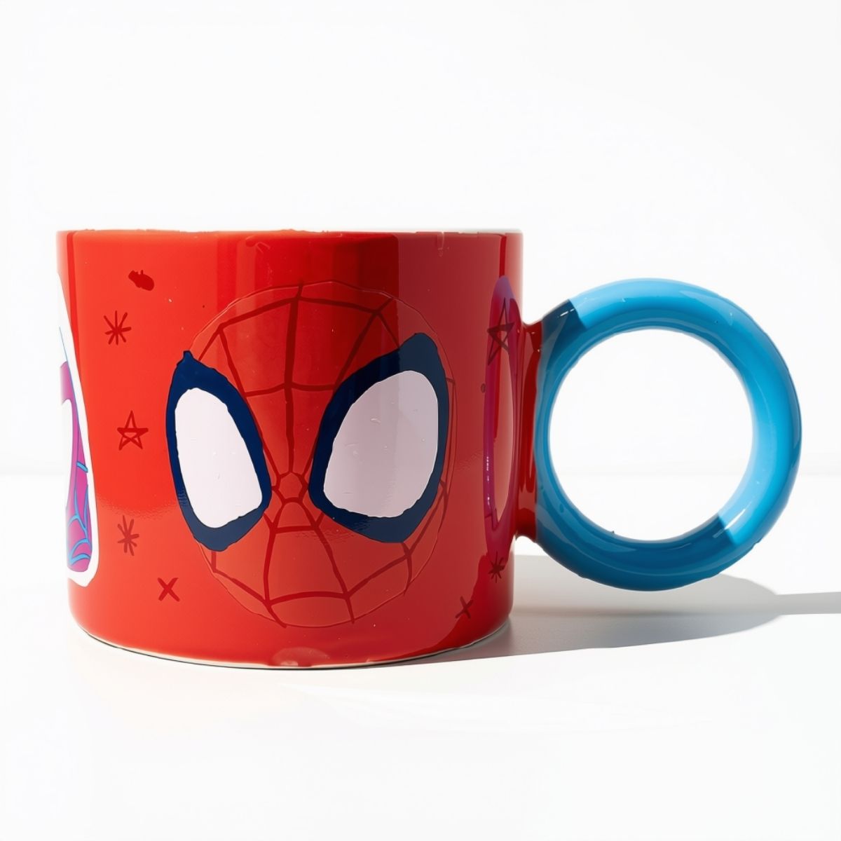 Tazon Spidey Team Up Ceramica 400ml Taza Infantil Marvel fondo blanco
