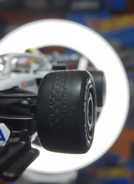Auto Hot Wheels Premium F1 2025 Lawson #30 | Disparo.cl