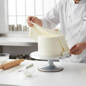 Repostera usando base giratoria aluminio aplicar frosting torta multicapa