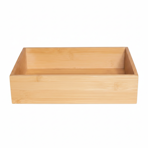Caja organizadora madera cubiertos utensilios vista frontal fondo blanco