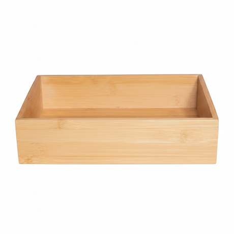 Caja organizadora madera cubiertos utensilios vista frontal fondo blanco