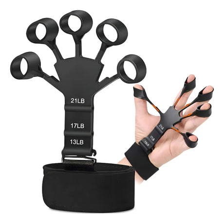 Mano usando fortalecedor de dedos silicona negro ejercicio en casa
