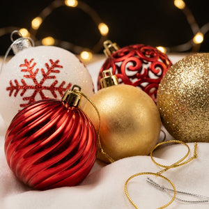 Árbol navidad decorado completo set esferas rojo dorado living chileno