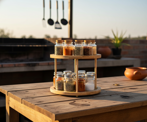 Organizador especias giratorio bambú sobre mesón cocina moderna chilena