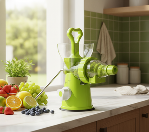 Exprimidor manual frutas cocina chilena moderna con frutas frescas
