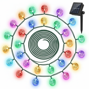 Guirnalda solar 40 LED bolitas cristal multicolor con panel solar vista frontal fondo blanco