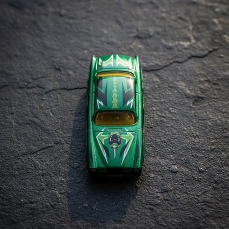 Detalle ruedas doradas Hot Wheels Silver Series Scorpion Marvel