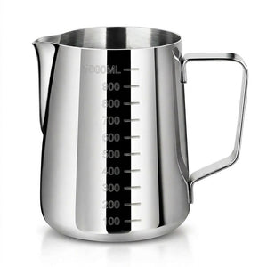 Jarra lechera acero inoxidable 1000mL medidor barista vista frontal fondo blanco