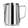 Jarra lechera acero inoxidable 550ml medidor barista vista frontal fondo blanco