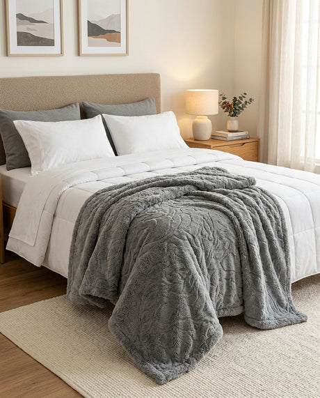 Manta Sherpa Jacquard Gris Suave 127x152cm | Disparo.cl