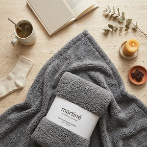 Manta Sherpa Jacquard Gris Suave 127x152cm | Disparo.cl