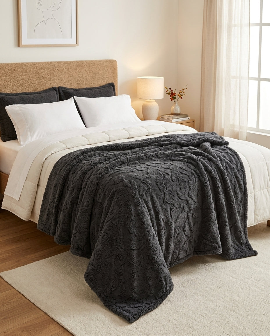 Manta Sherpa Jacquard Martiné Gris 127x152cm | Disparo.cl