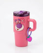 Mug térmico Toy Story Lotso 20oz rosa vista frontal fondo blanco