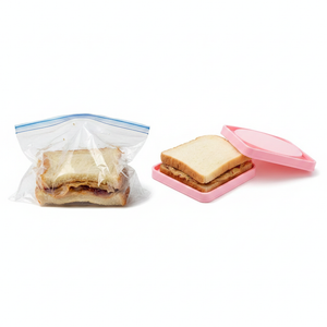 Contenedor lunch Kido abierto con sandwich fresco en cocina chilena
